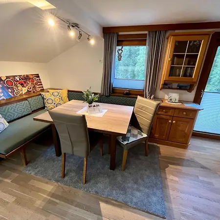 Maximilian Apartment *