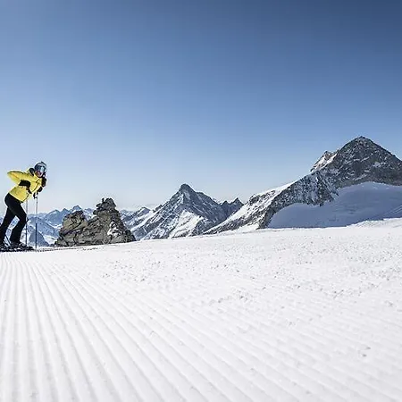 Maximilian Апартаменты Тукс